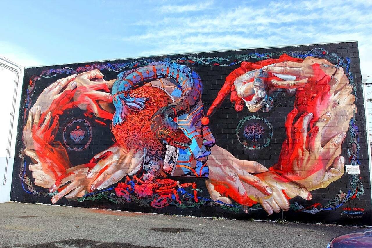 New #mural #colaboration @case_maclaim + @smitheone for Pow! Wow! Hawaii 2015 #streetart #graffiti #art #spraypaint http://t.co/Uw2zVGQnEQ