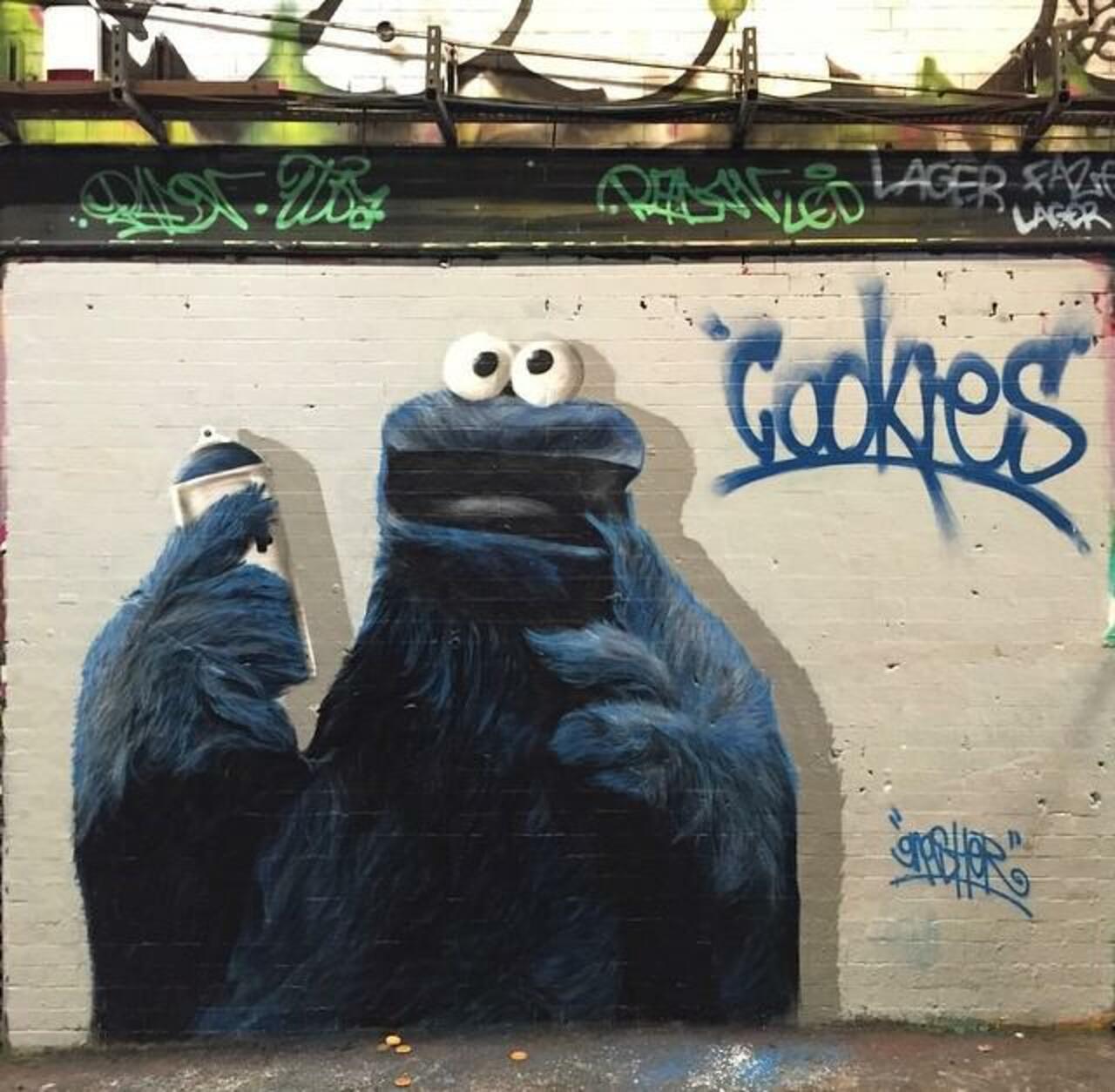 Cookies!

The Cookie Monster in Street Art by Gnasher :)

#art #arte #graffiti #streetart http://t.co/pEgo2pHIPx