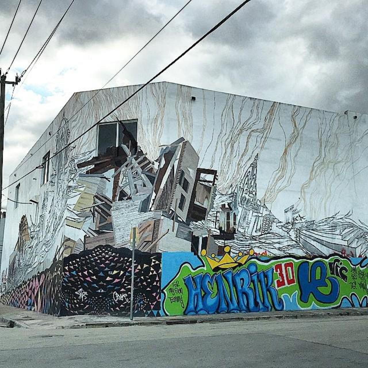 #wynwood #streetartwynwood #streetart #streetartmiami #graffiti #mural #iphoneography by mariabongiovani http://t.co/Woj39ZRx1a