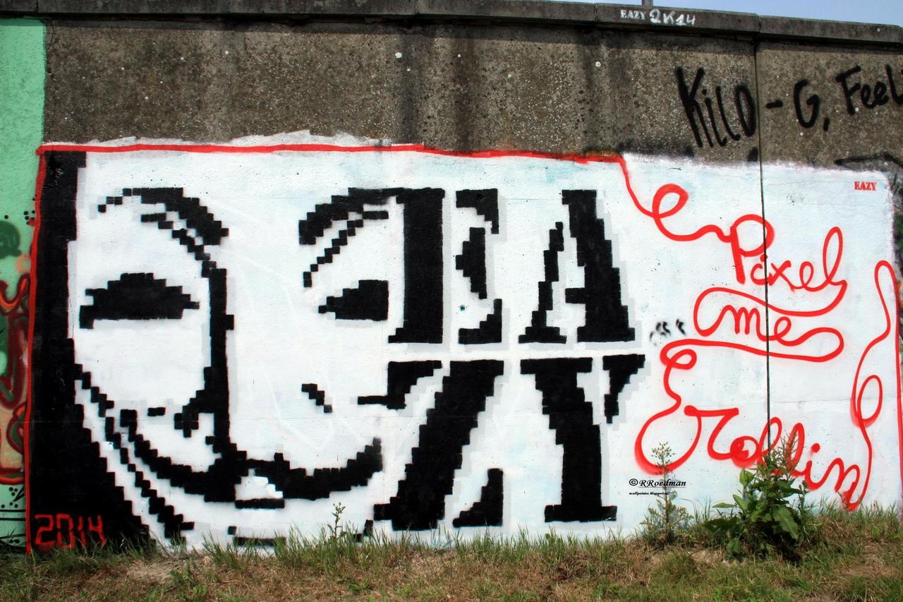 #streetart #graffiti #mural  V for Vendetta in #StNiklaas, #Belgium 2 pics at  http://wallpaintss.blogspot.nl http://t.co/hM3DmTZPL4