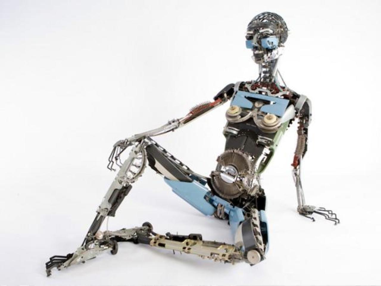 Incredibly Lifelike Sculptures Built With Old Typewriter Parts : http://bit.ly/14JjzgK - #Art #Sculpture http://t.co/s4y1OTNUIp