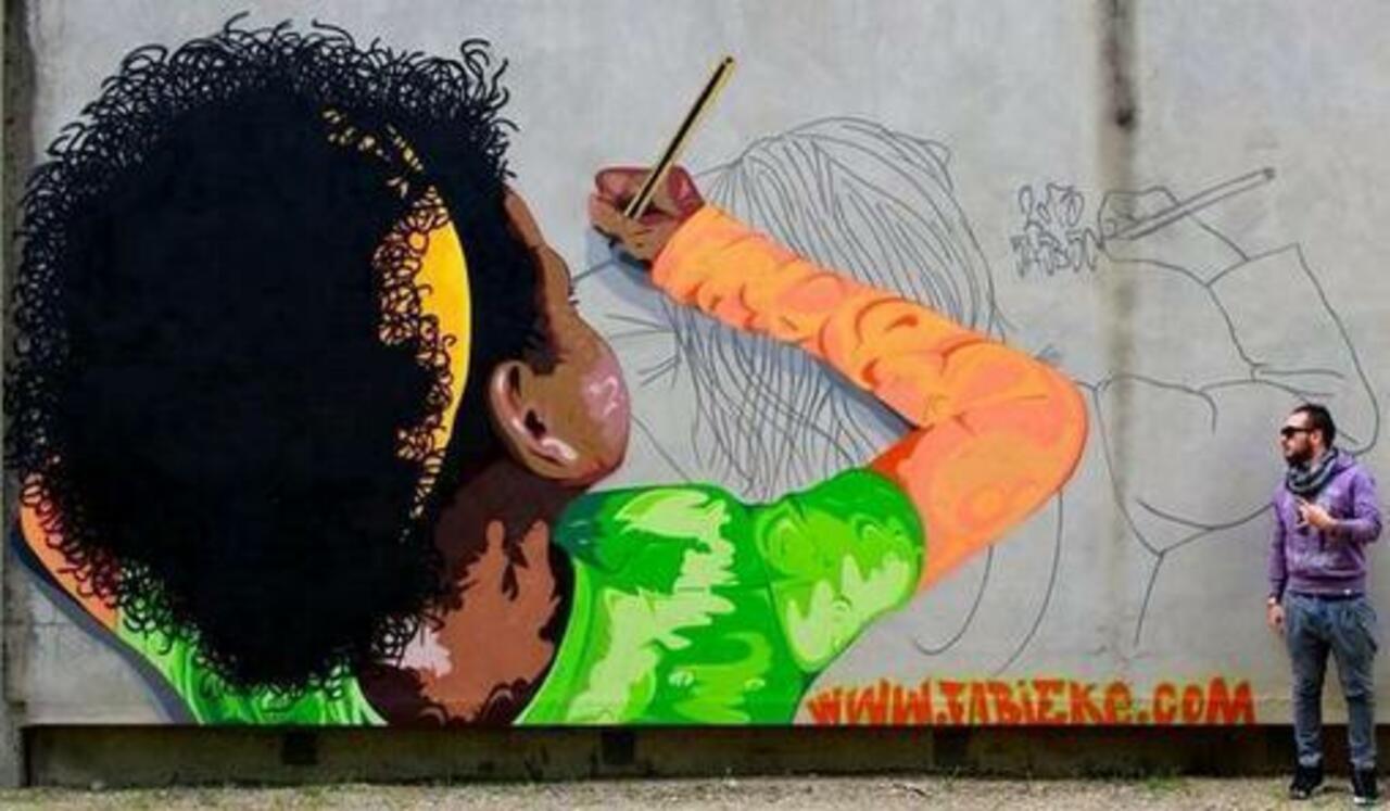 "@Pitchuskita: Fabieke
Italy
#art #graffiti #mural #streetart http://t.co/5wGIXkhyW3"
