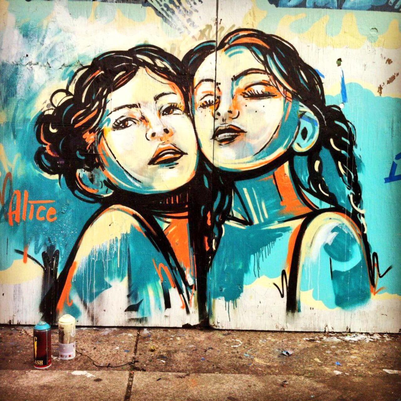 Alice Pasquini 
#streetart #art #graffiti http://t.co/JTAkEAi9gW