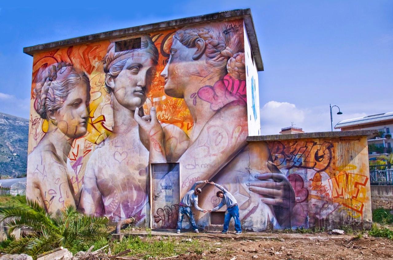 PichiAvo paints a new #mural in Gaeta, Italy
http://www.streetartnews.net/2015/03/pichiavo-paints-new-mural-in-gaeta-italy.html
#streetart #urbanart #graffiti http://t.co/unRR3hekiy