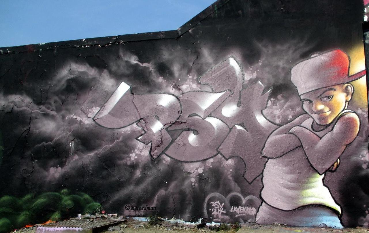 "@RRoedman: #streetart #graffiti #mural #PSY2HT in  #Delft, 2 pics at  http://wallpaintss.blogspot.nl http://t.co/I21axV5peT"
