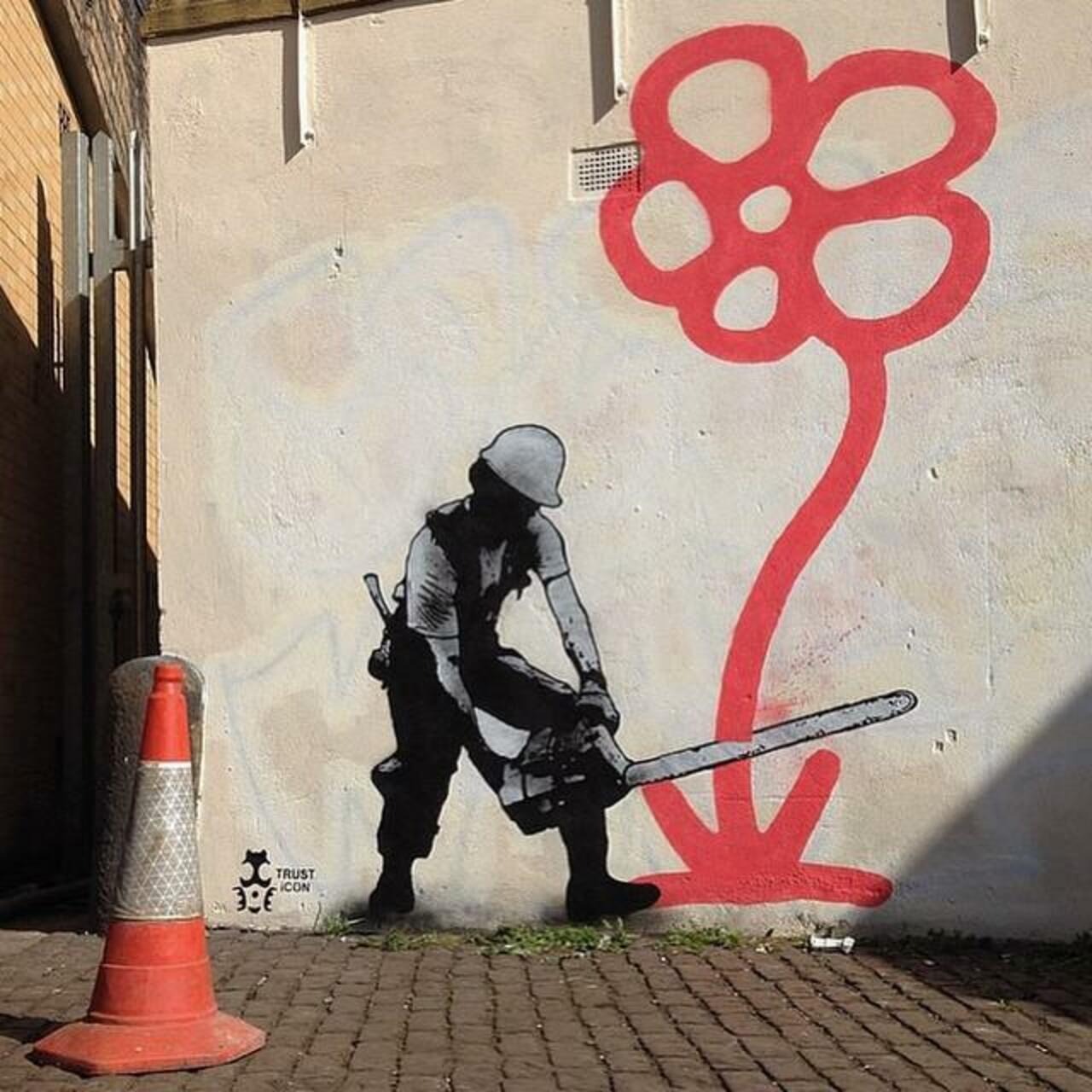  created by @trusticonstreetart #trusticon #michaeldefeo  #streetart #art #graffiti #sprayart #Banksy #Artist #MrB… http://t.co/F2kPExB6ta